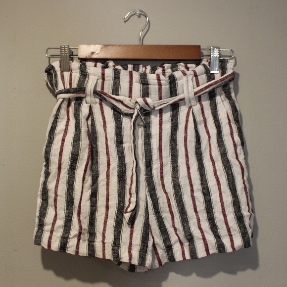 Love Tree Linen Blend Shorts - Picture 2 of 8